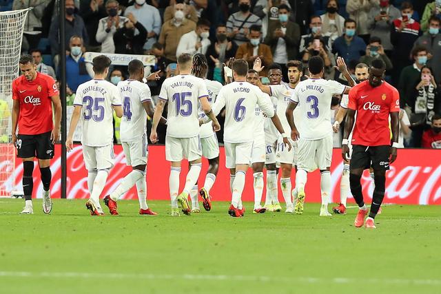 克拉滕伯格：佩德罗肘击动作没击中对手不会染红