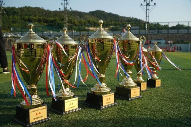 怀特三双绿军大胜活塞6连胜 骑士险胜步行者