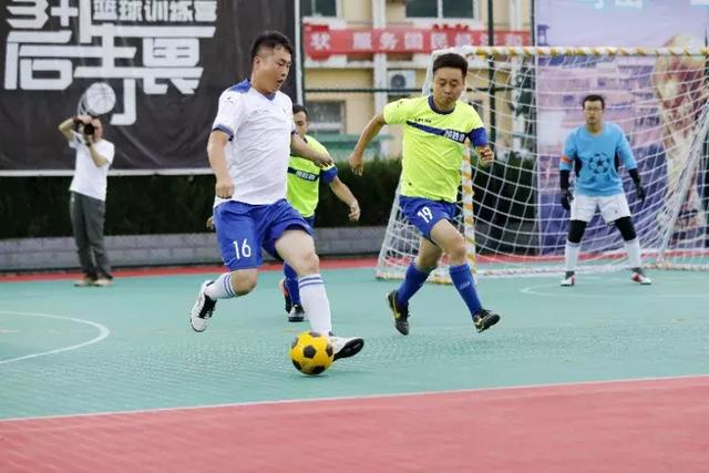 约基奇35+22+17掘金力克国王 雄鹿大胜热火